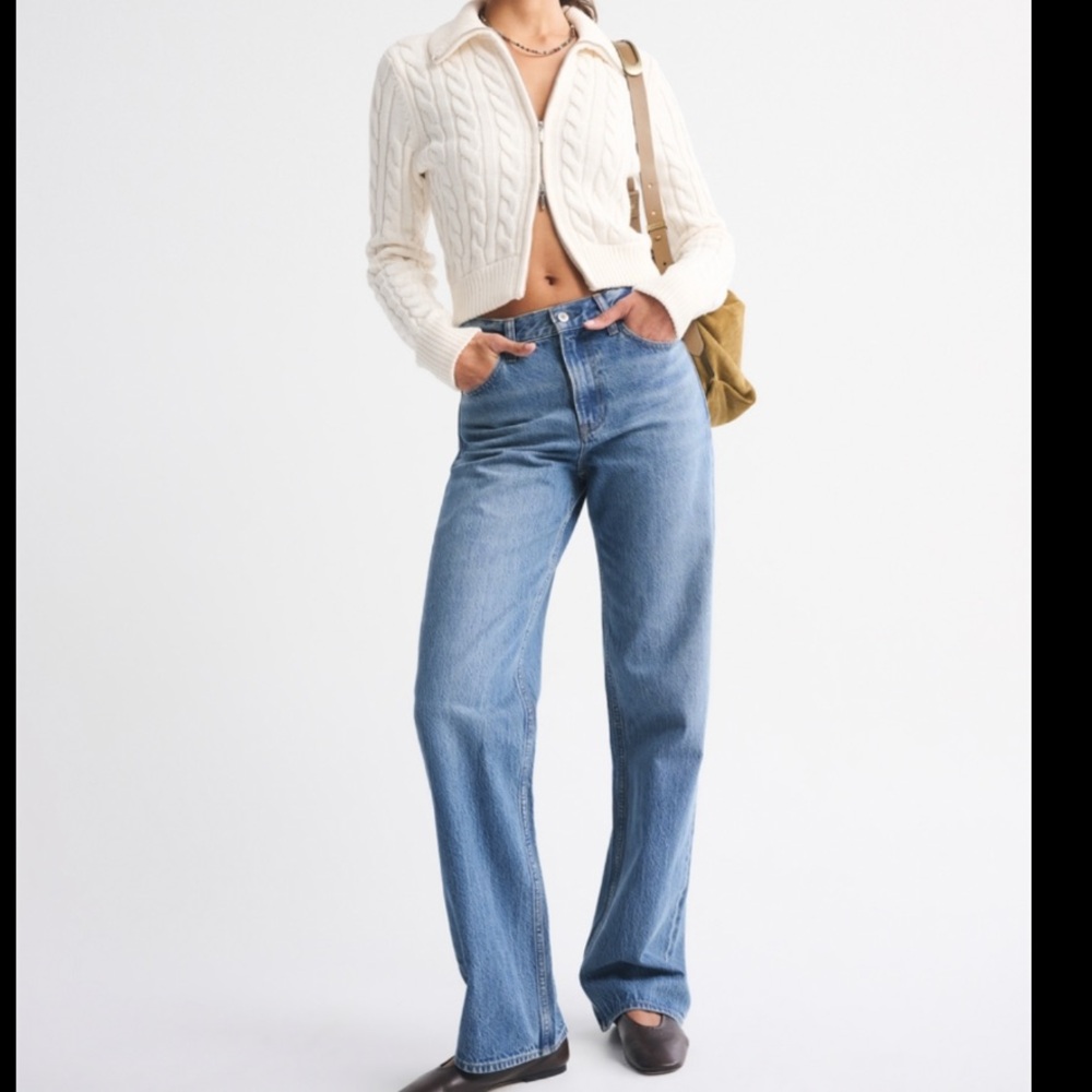 Abercrombie & Fitch Curve Love High Rise Loose Jeans